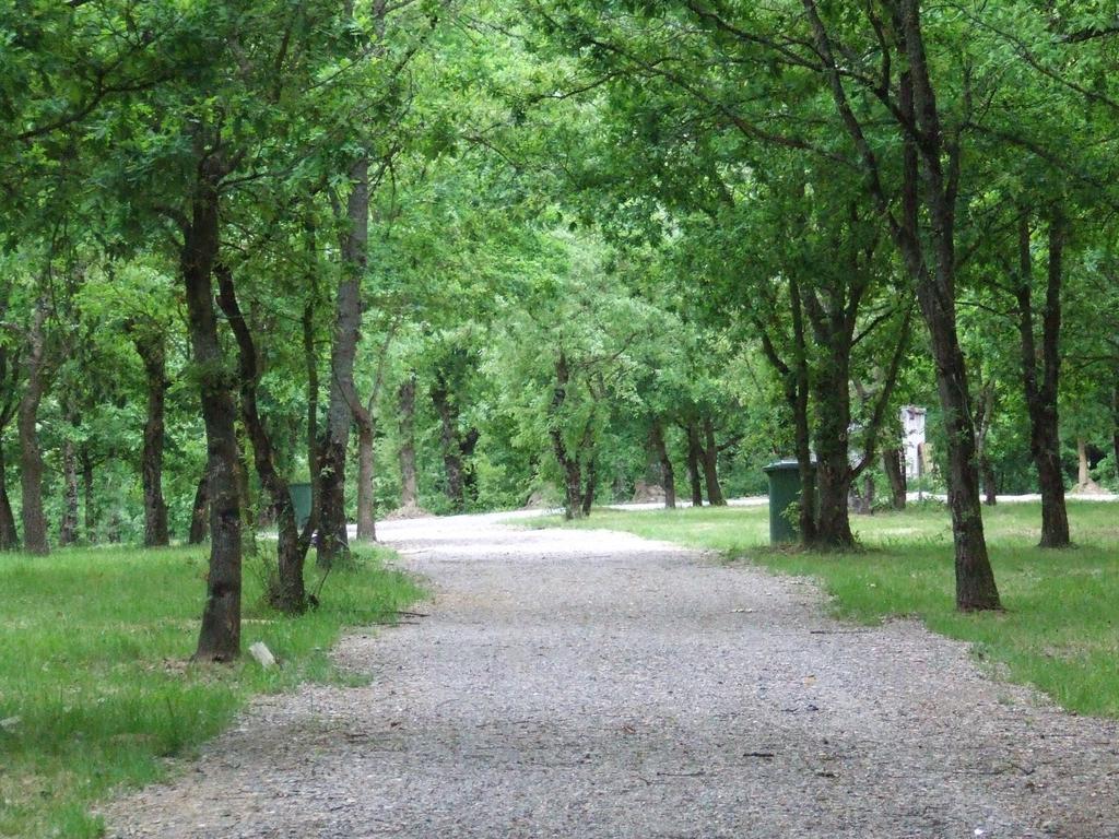 Camping Vila De Sarria Exterior photo